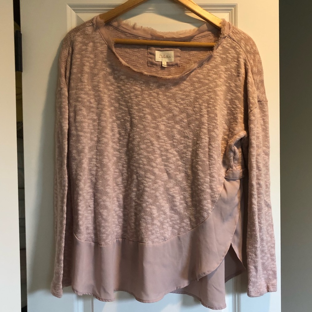 Pink and flirty Deletta top!